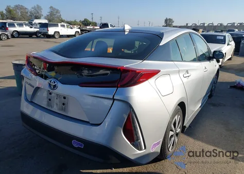2019 Toyota Prius Prime Plus z USA, uszkodzony, nr VIN JTDKARFP4K3111411